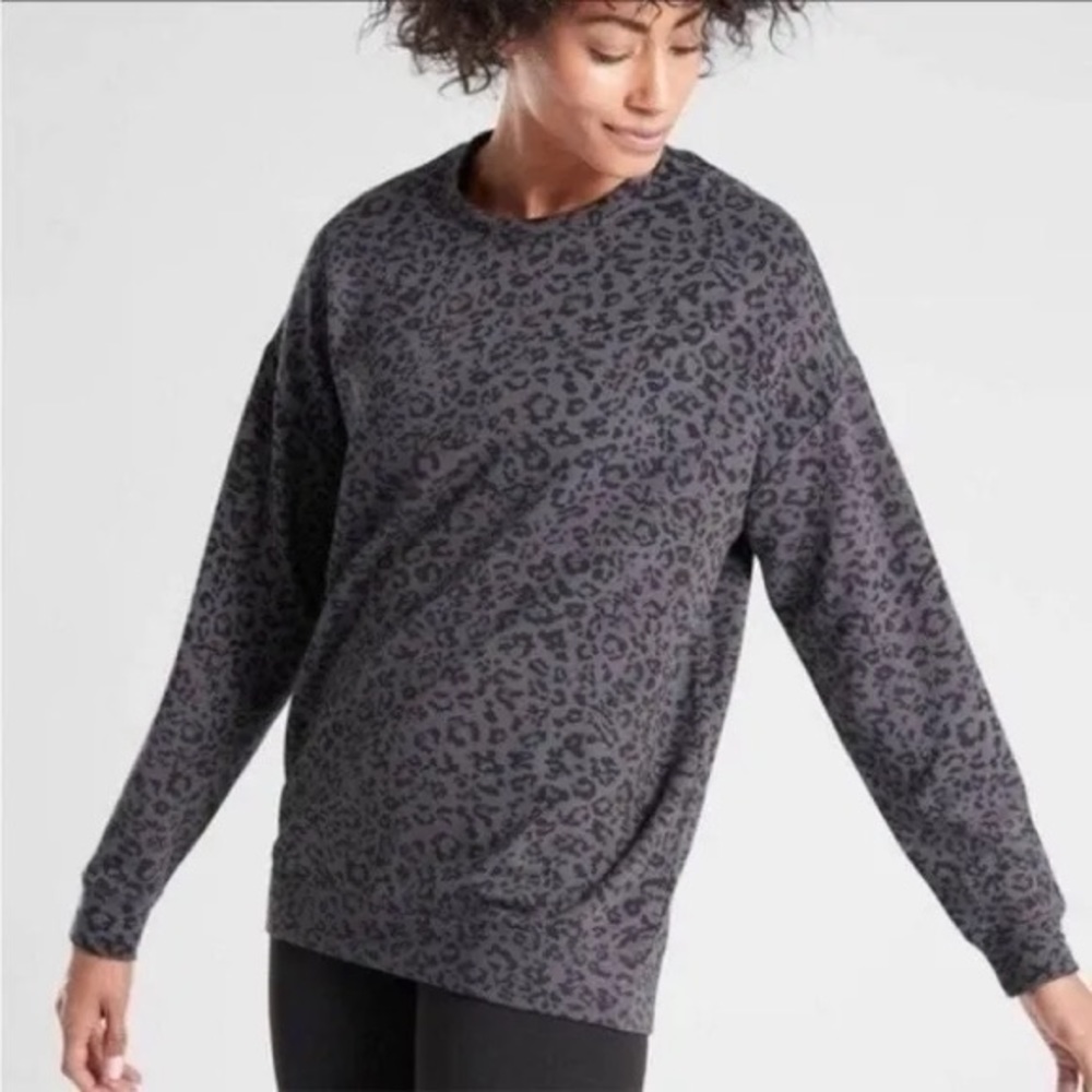 Athleta Pure Luxe Sweater Women's Leopard Print Pullover Size L | Color: Gray